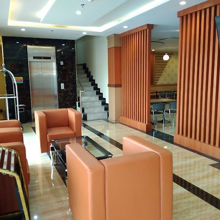 Parma Star Hotel プカンバル エクステリア 写真